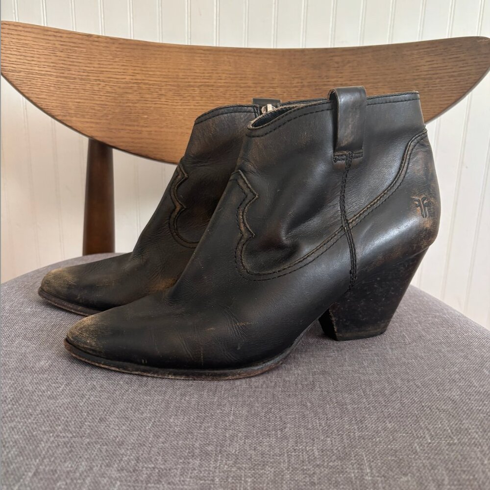 Frye: Reina Bootie black cut stonewash Size 10M